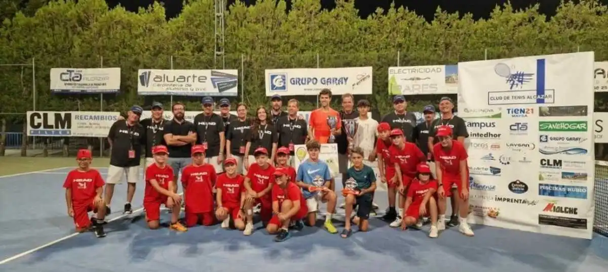 ibp open alces: alejandro lopez escribano cumple con el papel de maximo favorito