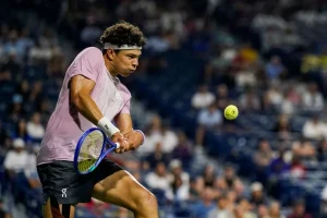 El bombardero de Atlanta prolonga su dominio en suelo canadiense
