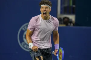 El campeón no tiene piedad: Shelton arrolla a Tien y regresa a la final en Montreal
