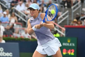A paso firme: Swiatek no baja el ritmo y vuela a semis en Toronto