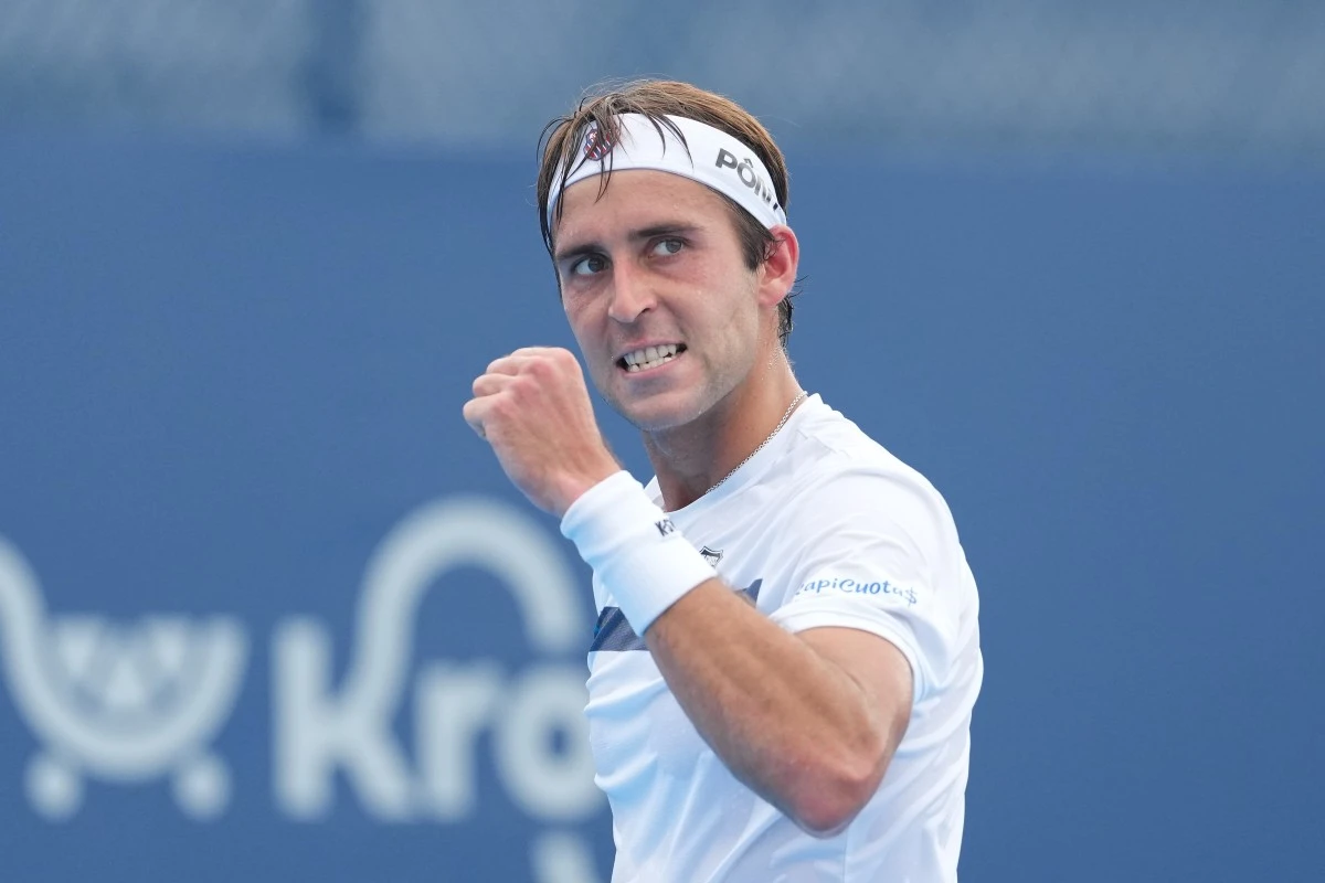 Desafío superado: Etcheverry vence a Fearnley y sigue adelante en Nueva York