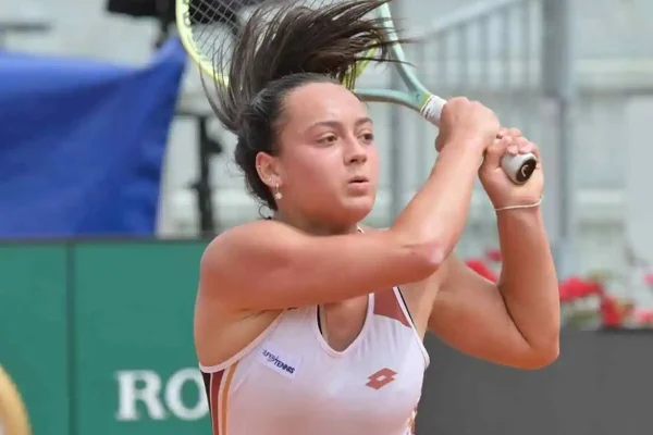 De Stefano completa una remontada épica y conquista el primer título de su carrera