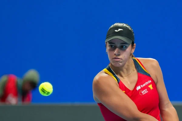 Bouzas no da opción a Zhiyenbayeva y España golpea primero ante Kazajistán