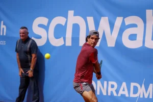 Mena firma una semana perfecta y levanta su quinto título Challenger en Porto