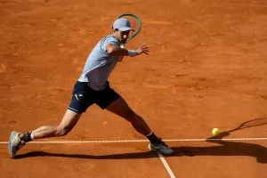 Otra final, otra corona: Díaz Acosta prolonga su temporada de ensueño en Sevilla