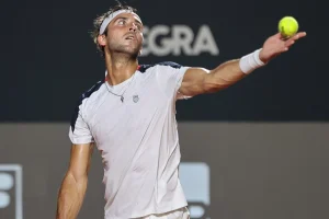 Etcheverry apaga la épica de Navone y se mete en la segunda semana del US Open