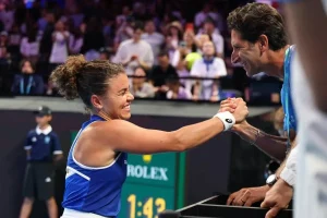 La campeona se niega a caer: Italia recupera su lugar en las semifinales de la BJK Cup