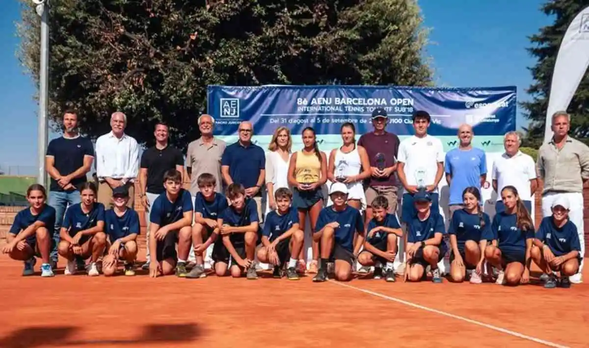 itf junior vic: jorge martinez y alba maria coromina salen campeones tras una gran semana