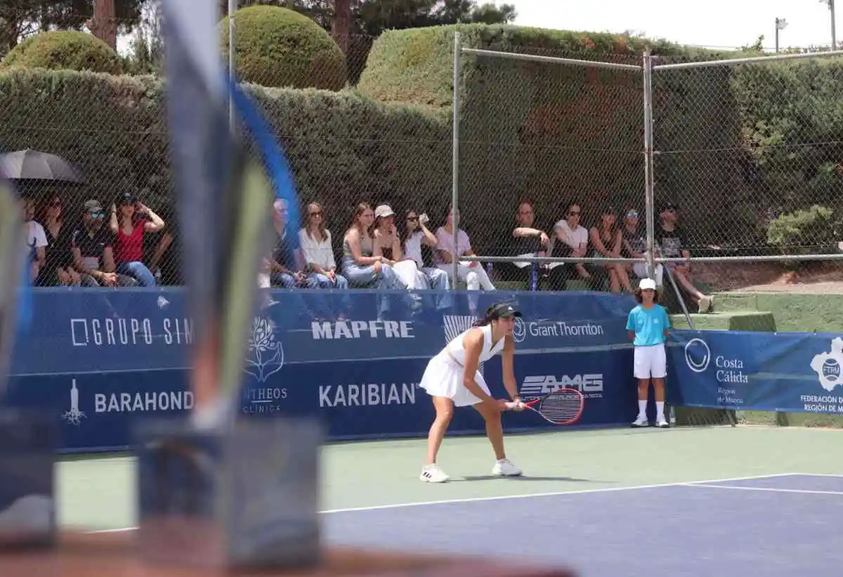 laura vergara y el itf yecla el yecla club de tenis vive esta semana con mucha emocion y energia por realizar un torneo de esta magnitud