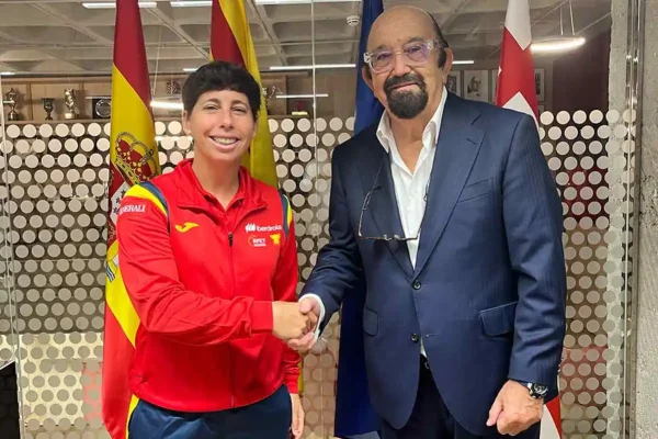 Carla Suárez Navarro renueva como capitana del equipo español de la BJK Cup