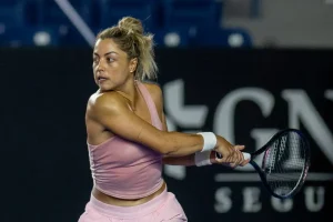 Zarazúa no consigue romper su mala racha y cae en su debut en Seúl