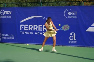 ITF Villena: Esquiva y Torner aseguran una final entre favoritas en la Ferrero Tennis Academy