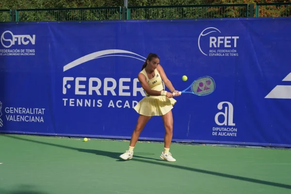 ITF Villena: Esquiva y Torner aseguran una final entre favoritas en la Ferrero Tennis Academy