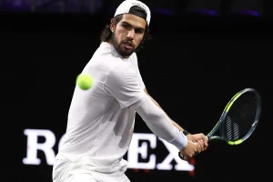 Alcaraz y Shapovalov prometían un partidazo, pero una lesión cambió todo en Tokio