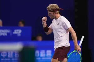Alejandro Davidovich Fokina se queda con un partido infartante en Shanghái