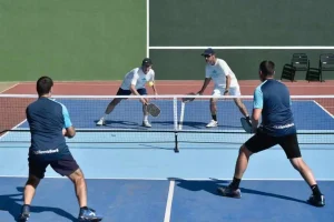 Del tenis al pickleball: cuánto cuesta el equipamiento de este deporte que viene pisando fuerte