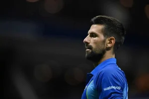 Un apagado Djokovic ve la salida rápida en Shanghái