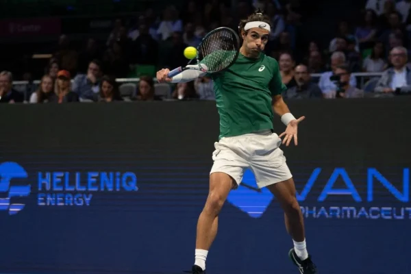 Musetti tiene la pasta: Victoria sobre Cobolli y boleto a la final en Lyon