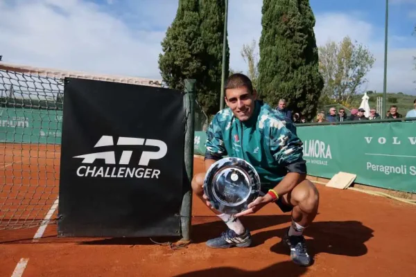 Filippo Romano levanta la corona en Florencia tras una dura final