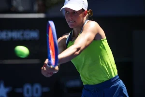 Quevedo se topa con una realidad adversa en el WTA de Osaka
