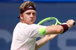 Fokinazo en Shanghai: Tumba a Zverev y acaricia el sueño en Shanghai