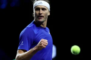 La cima le sienta bien a un imponente Alexander Zverev