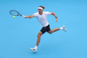 Alexander Zverev da el primer paso hacia el número uno en Shanghai